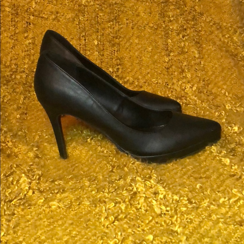 Black heels new never worn!